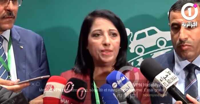 بالفيديو : شاهد وزيرة البيئة الجزائرية توبخ صحفية بعدما طرحت عليها سؤال ” بالدارجة”