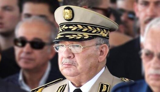 الجزائر : قائد الجيش يدعو إلى تطببيق مادة دستورية تنص على شغور منصب رئيس البلاد أو استقالته