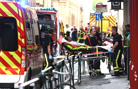 الشرطة الفرنسية تبحث عن مشتبه به بعد تفجير حقيبة ملغومة في ليون