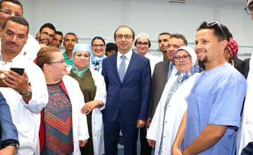 MAROC : Le Ministre visite l’hôpital provincial Sidi Mohammed Ben Abdellah à Essouira après son extension, réaménagement et équipement