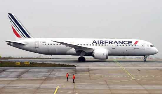 باريس : تأجيل جميع الرحلات الجوية في فرنسا بسبب عطل تقني