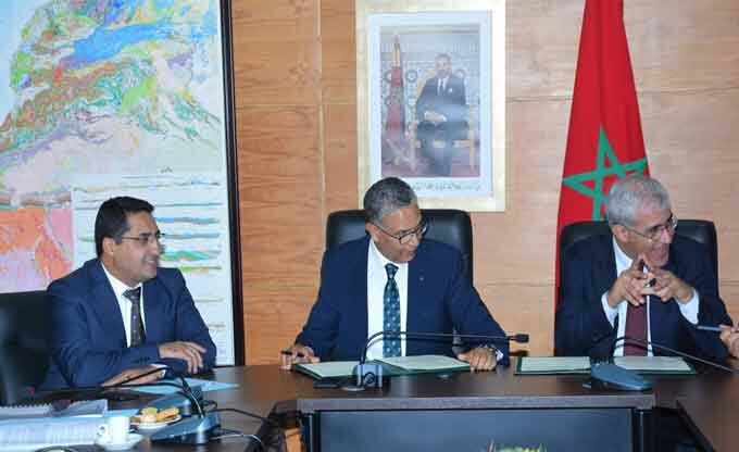 الرباط : المكتب الوطني للكهرباء والماء الصالح للشرب و شركة ساوند انرجي المغرب يوقعان اتفاقية في مجال الغاز الطبيعي