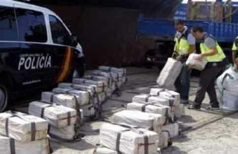 اسبانيا : الشرطة الكتالونية تحجز 500 كلغ من مخدر ( الكوكايين ) في حاوية بميناء برشلونة