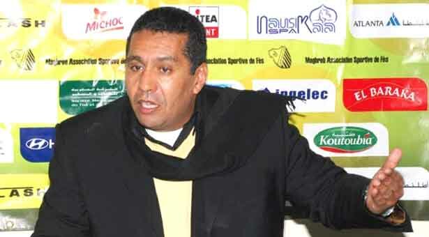 المدرب المغربي رشيد الطاوسي يستقيل رسميا من تدريب أولمبيك خريبكة