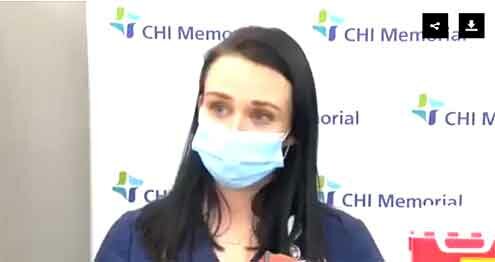 شاهد بالفيديو : لحظة إغماء ممرضة أميركية بعد تلقيها لقاح كورونا