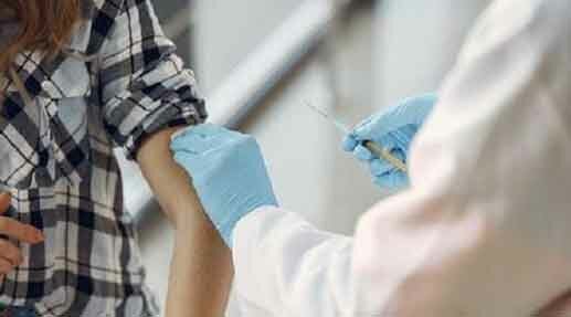 وزارة الصحة المغربية : 464 حالة إصابة جديدة بكوفيد 19 و 4 ملايين و130 ألف شخص استفادوا من الجرعة الأولى من اللقاح