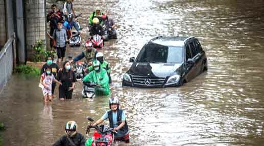 قناة العرب تيفي المغربية : الأمطار الغزيرة تتسبب في أعنف فيضانات في استراليا منذ 50 عاما