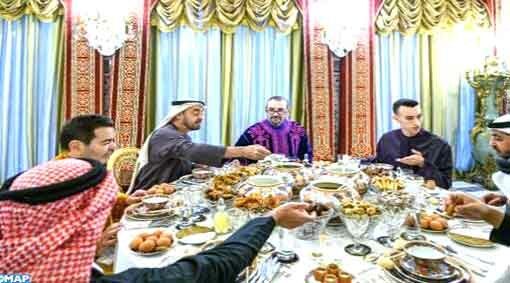 المغرب : الملك محمد السادس يقيم مأدبة إفطار على شرف صاحب السمو الشيخ محمد بن زايد آل نهيان ولي عهد أبوظبي