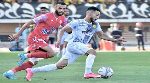 الدوري المغربي مؤجل الدورة 23 : الحكم يحرم فريق المغرب الفاسي من ضربة جزاء واضحة و اكتفى برأي حكام الفار